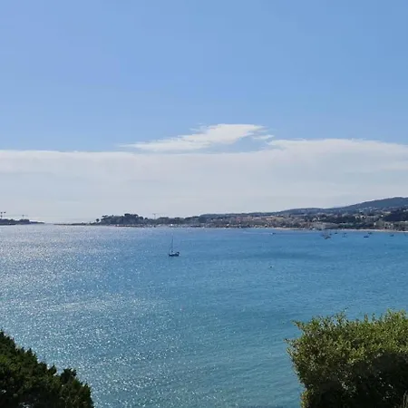 Sur La Mer, 4 - 8 Personnes * Sanary-sur-Mer