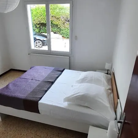 Sur La Mer, 4 - 8 Personnes * Sanary-sur-Mer